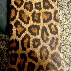 Kindle 12th generation hd 8 / hd 8 plus case leopard